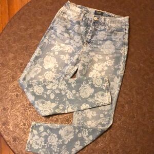 Elegant Floral Light Blue Jeans
